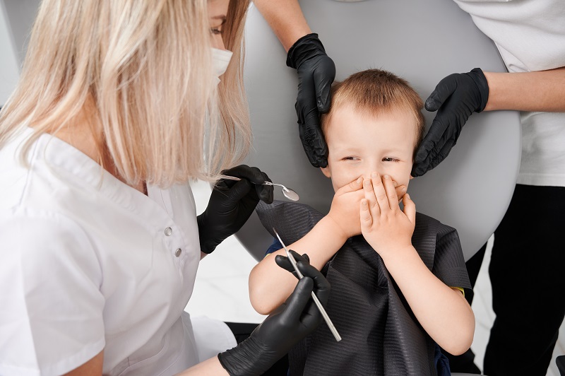 Cha mẹ có thể đợi tới khi trẻ lớn hơn mới cần cắt tóc cho con