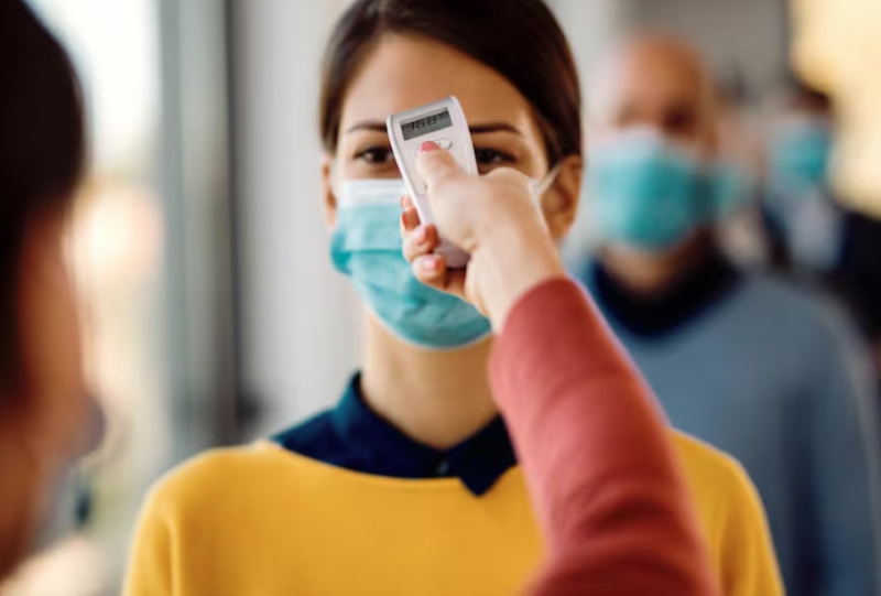 Theo dõi triệu chứng và xét nghiệm khi cần thiết giúp phát hiện COVID-19 sớm