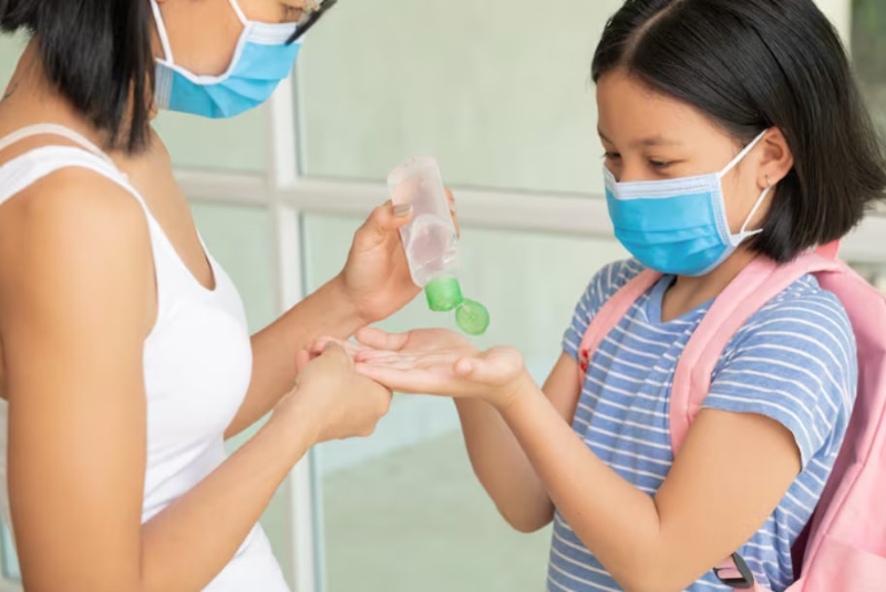 Giữ vệ sinh tay và hạn chế tiếp xúc nguồn lây là biện pháp giúp phòng ngừa RSV hiệu quả