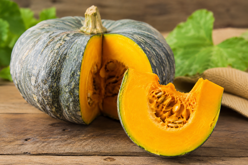 Bí đỏ là thực phẩm giàu beta-caroten, vitamin C và nhiều chất chống oxy hóa có lợi cho sức khỏe.