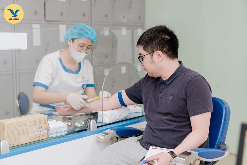 Bệnh nhân cần thông báo các triệu chứng trước khi làm xét nghiệm