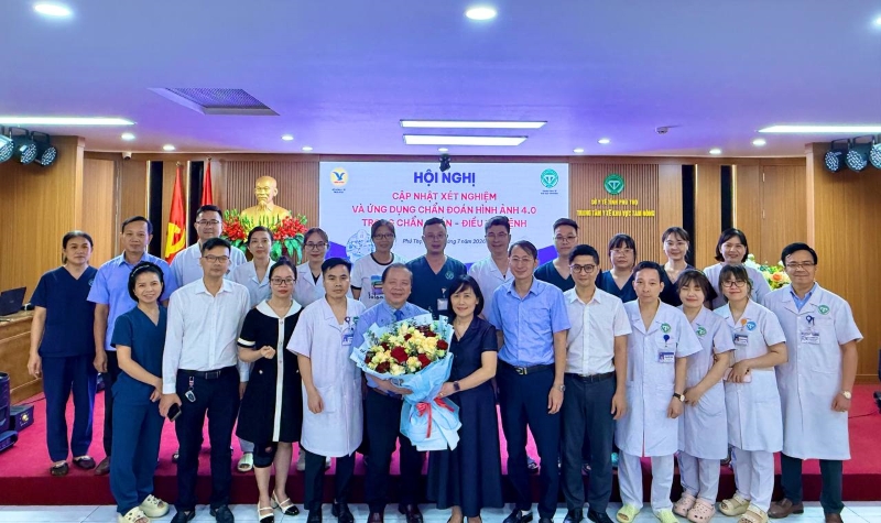 Ảnh chụp lưu niệm tại hội nghị 