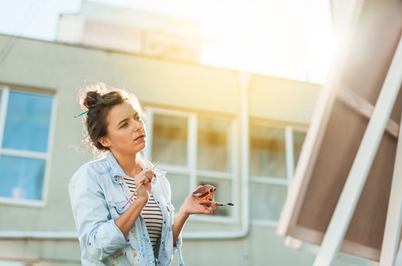 Làn da tiếp xúc trực tiếp lâu dài với ánh nắng cũng làm tăng nguy cơ ung thư da