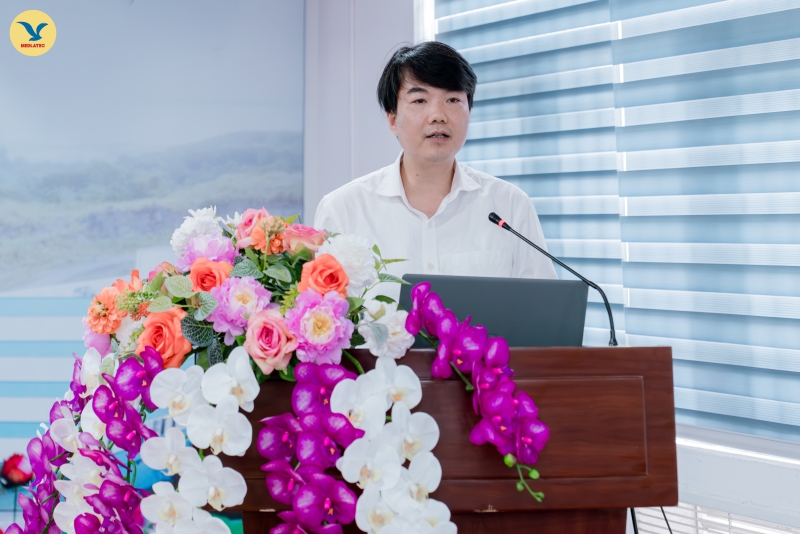 Ông Nguyễn Duy Hùng - Phó Tổng Giám đốc MEDLATEC GROUP phát biểu tại hội nghị 