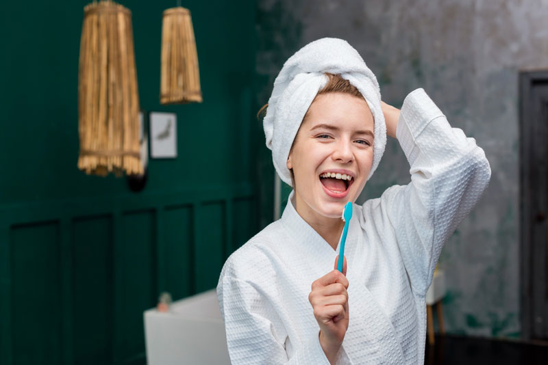 Vệ sinh răng miệng đúng cách giúp phòng ngừa bệnh nấm lưỡi hiệu quả