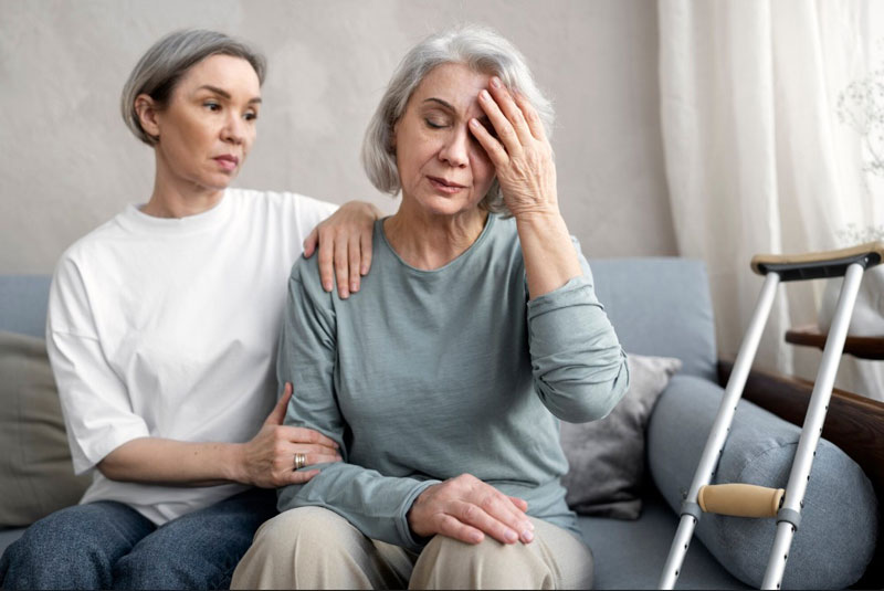 Người cao tuổi khi sử dụng thuốc cần có sự giám sát của người thân