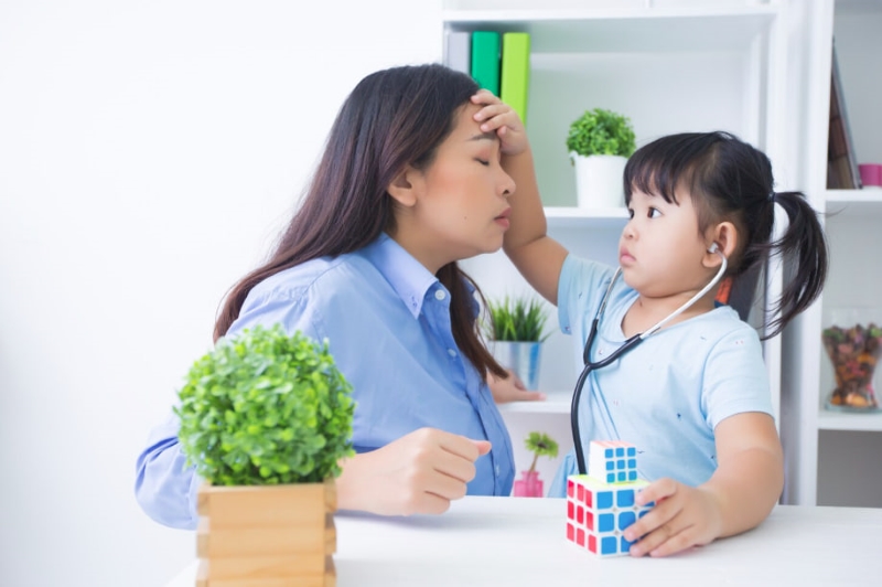 Giữ bình tĩnh và kiên nhẫn là cách giúp cha mẹ xử lý hiệu quả trong giai đoạn khủng hoảng tuổi lên 2