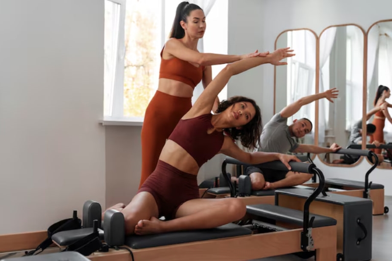 Bài tập Pilates giúp tăng cường cơ lõi, cải thiện tư thế và nâng cao sự linh hoạt của cơ thể