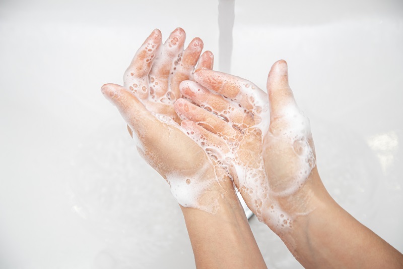 Nếu sử dụng gel bôi trơn, bạn nên lựa chọn sản phẩm có nguồn gốc rõ ràng và phù hợp với cơ địa.