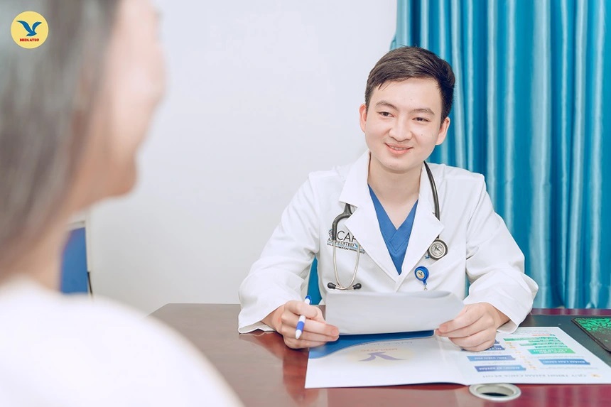 Nếu ợ nóng kéo dài hoặc đau thượng vị tăng dần, bạn nên đi khám sớm để được kiểm tra.