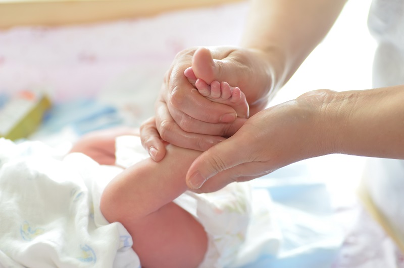 Duy trì thói quen thực hiện trình tự ngủ giúp bé nhận diện giờ ngủ, kích thích ngủ ngon giấc