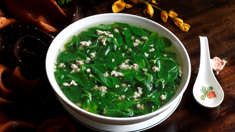 Rau ngót nên được chế biến chín trước khi sử dụng