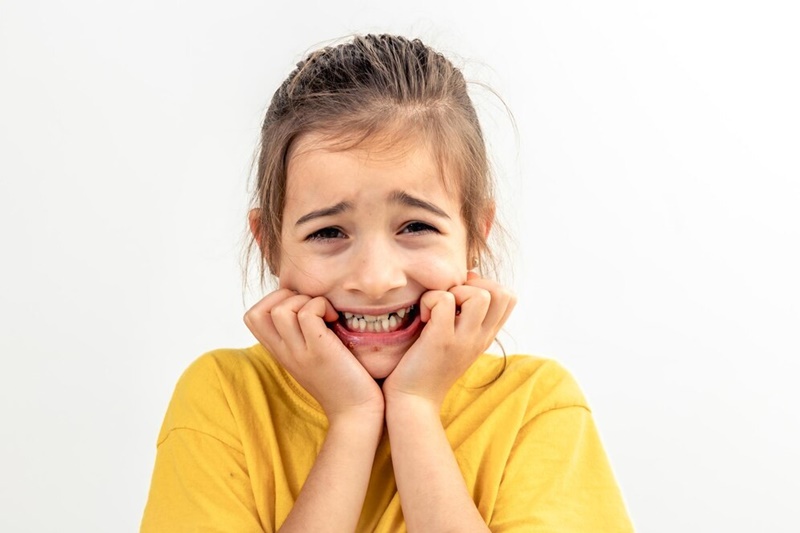 Cha mẹ không nên chủ quan khi trẻ bị đau răng