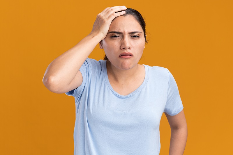Đau nửa đầu khi đi nắng về cũng có thể xảy ra do tụt đường huyết 