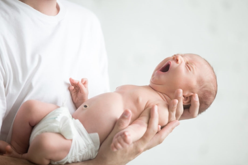Rốn khô sạch không sưng đỏ không mùi hôi được coi là bình thường