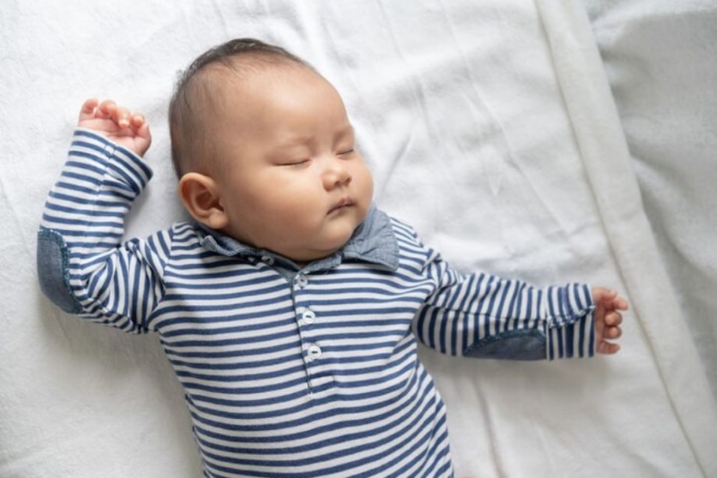 Trẻ sơ sinh nên ngủ từ mấy giờ tối - câu trả lời phụ thuộc vào từng giai đoạn