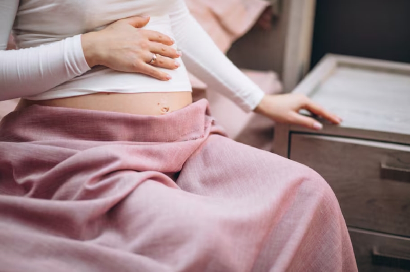Giữ vùng kín khô thoáng là một trong những cách trị ngứa vùng kín cho bà bầu tại nhà 