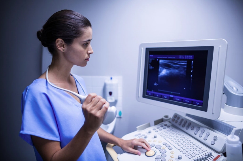 Tình trạng dây rốn bám mép được chẩn đoán qua siêu âm Doppler màu