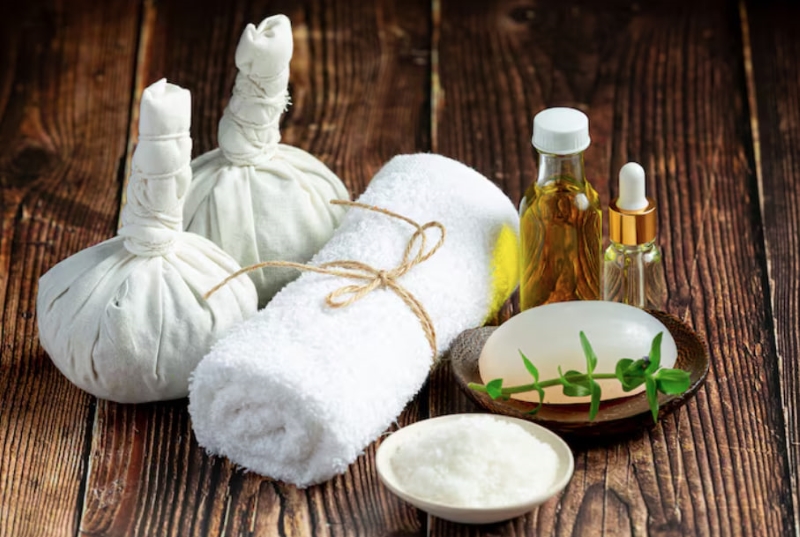 Cây thiên niên kiện có thể được ngâm kèm rượu dùng để xoa bóp