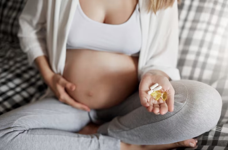 Mẹ bầu tuyệt đối không tự ý sử dụng thuốc điều trị tình trạng ngứa đầu ti 