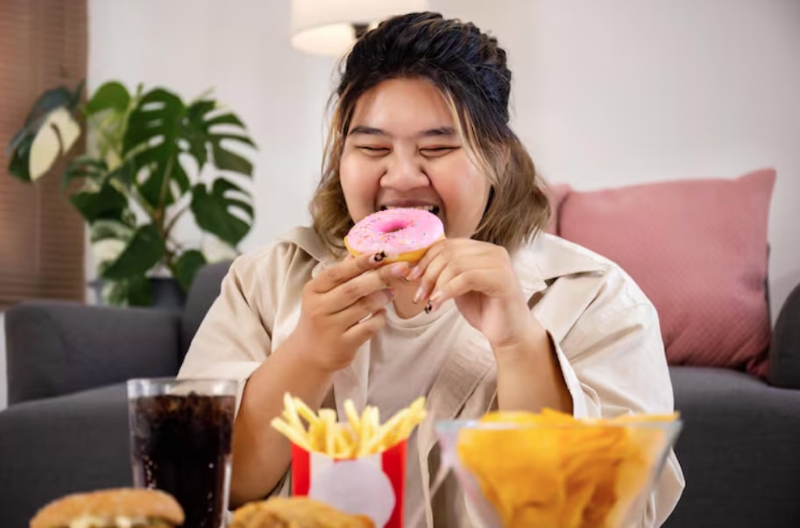 Chế độ ăn uống không hợp lý là một trong những nguyên nhân dẫn tới tình trạng tăng huyết áp kịch phát
