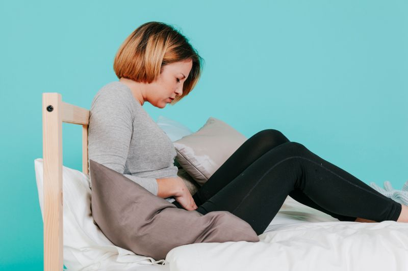 Lá từ bi hỗ trợ giảm thiểu các cơn đau buốt viêm đường tiết niệu