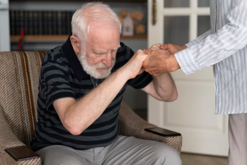 Chuyển động chậm chạp là một trong những triệu chứng phổ biến của Parkinson 