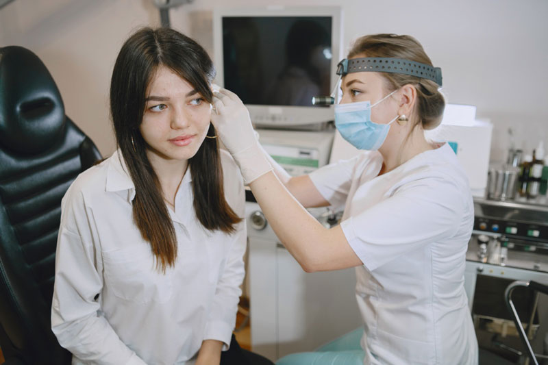 Vá màng nhĩ là phương pháp phẫu thuật tai nhằm phục hồi phần màng nhĩ bị thủng