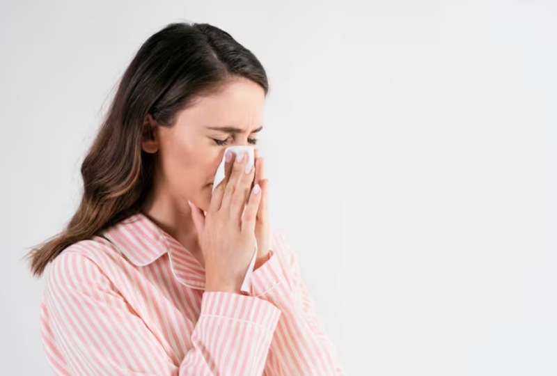 Ngạt mũi là triệu chứng phổ biến khi cơ thể mắc cảm cúm, cảm lạnh