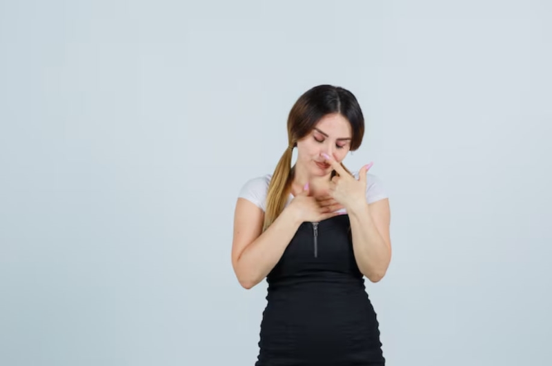 Sỏi amidan là nguyên nhân dẫn đến tình trạng hôi miệng ảnh hưởng đến tâm lý người mắc
