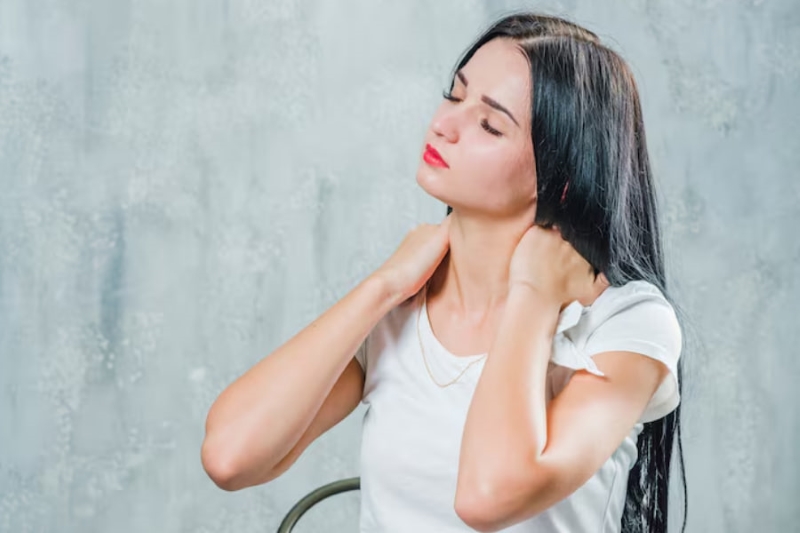 Cảm thấy nóng bức, đổ mồ hôi nhiều có thể là triệu chứng của cường giáp 