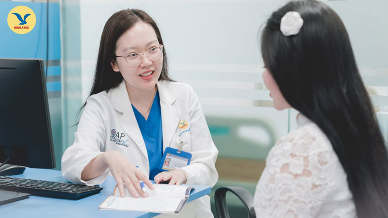 Uống thuốc gì để hết huyết trắng còn tùy thuộc vào tình trạng, chỉ định cụ thể của bác sĩ