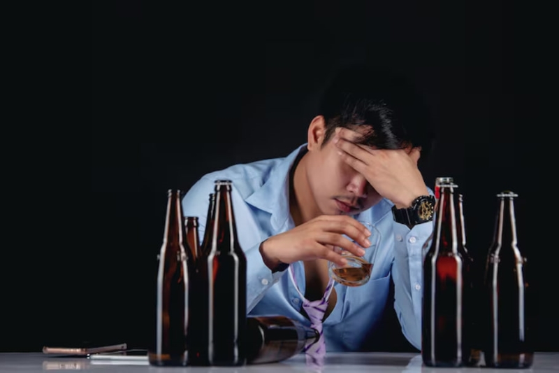 Người mắc viêm gan B cần tuyệt đối tránh xa rượu, bia và đồ uống có cồn