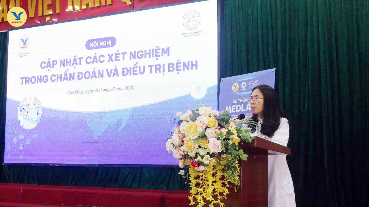 BSCKII. Lục Thị Hiệp - Phó Giám đốc Bệnh viện Đa khoa tỉnh Cao Bằng phát biểu tại buổi lễ