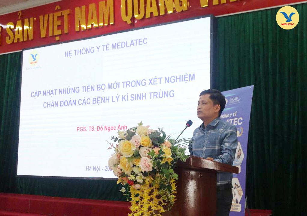 PGS.TS Đỗ Ngọc Ánh - Chuyên gia Ký sinh trùng trình bày báo cáo chuyên môn tại hội nghị