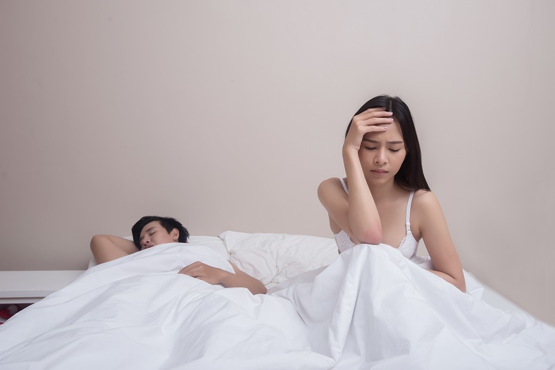 Sau khi bóc nang tuyến Bartholin, nữ giới có thể bị khô âm đạo trong thời gian ngắn