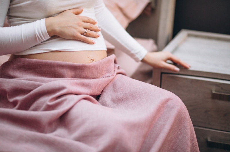 Nước ối bình thường thường trong hoặc vàng nhạt, có thể hơi trắng đục khi gần đến ngày sinh