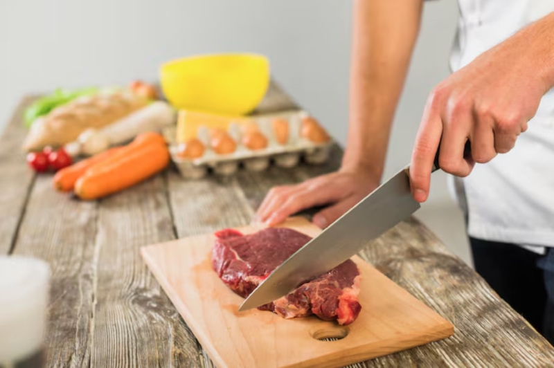 Cha mẹ lưu ý lựa chọn thịt bò tươi ngon khi chế biến cháo thịt bò bí đỏ cho trẻ