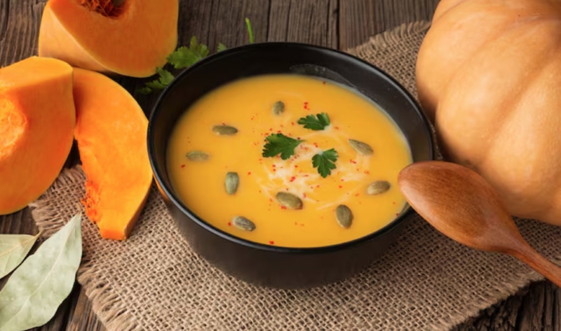 Cháo thịt bò bí đỏ là món ăn dặm giàu dinh dưỡng cho trẻ