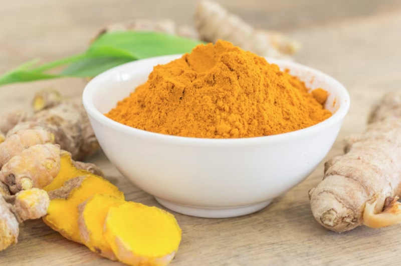 Hoạt chất curcumin có tác dụng chống viêm, giảm tình trạng tăng sắc tố melanin hiệu quả