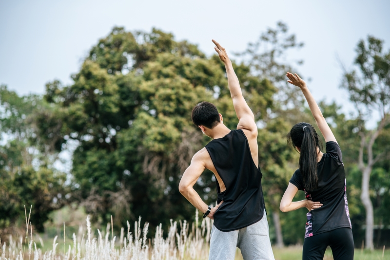 Chế độ tập luyện đều đặn giúp kích thích lưu thông máu và phòng ngừa tốt tình trạng đau đầu khó thở 