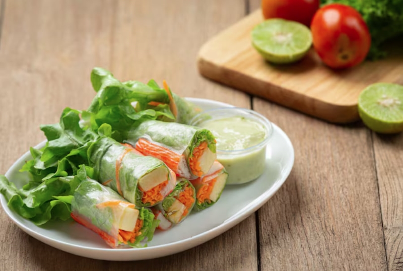 Người bị đau dạ dày cần tránh ăn bánh chưng rán