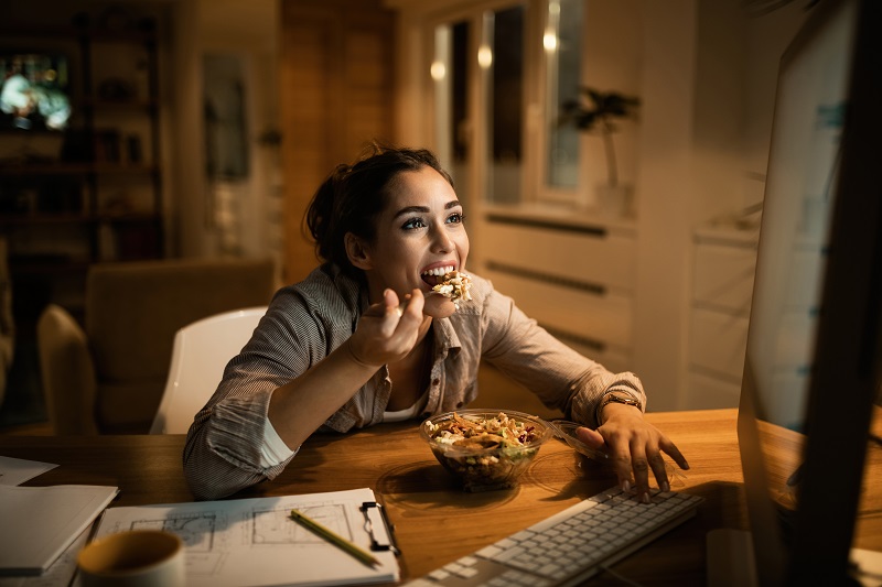 Người trẻ duy trì thói quen sinh hoạt kém lành mạnh dễ gây thoái hóa não sớm