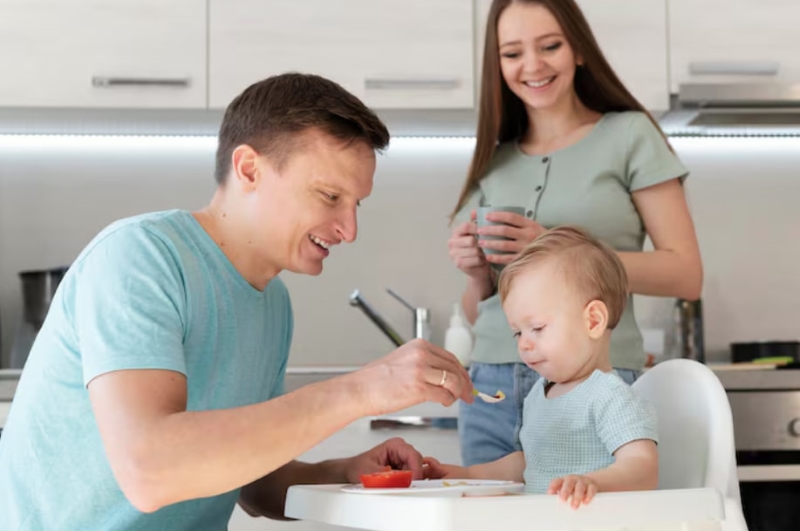 Cha mẹ có thể cho trẻ tập làm quen với cháo thịt bò rau ngót từ 6 tháng tuổi