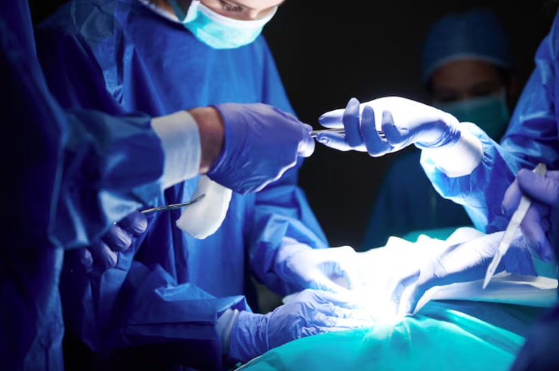 Một số trường hợp trật khớp vai nghiêm trọng có thể phải phẫu thuật