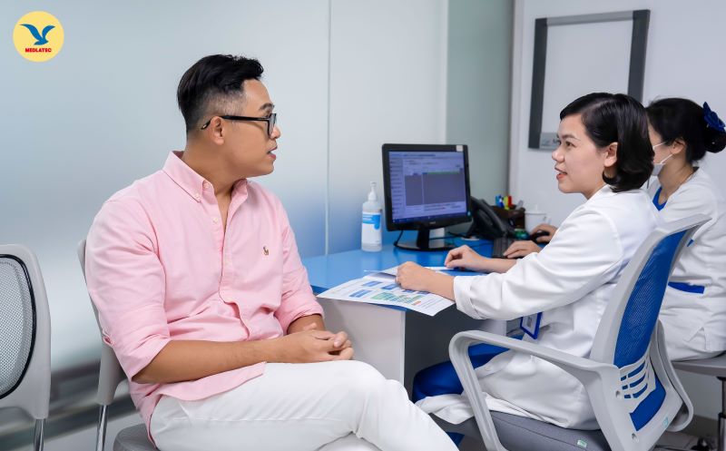 Bạn nên đi thăm khám khi nhận thấy cơn đau bụng thường xuyên xuất hiện hoặc không thuyên giảm khi đã áp dụng những biện pháp hỗ trợ tại nhà