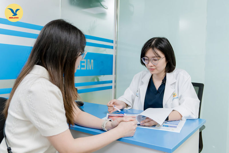 Các biểu hiện của khối u lành tính tương đối dễ nhận biết nhưng bạn không nên chủ quan, cần thăm khám sớm