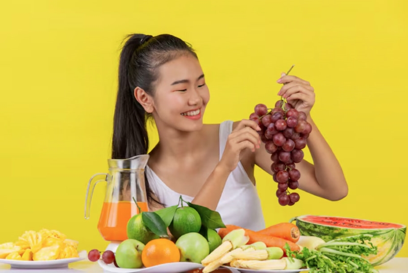 Nên ưu tiên bổ sung các loại thực phẩm giàu vitamin và khoáng chất 
