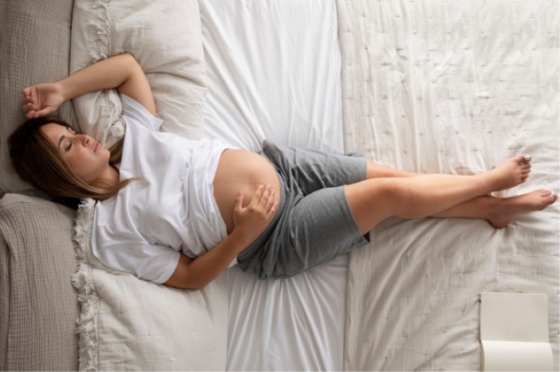 Bà bầu cần kiêng vận động mạnh hoặc làm việc nặng sau khi tiêm vắc xin uốn ván
