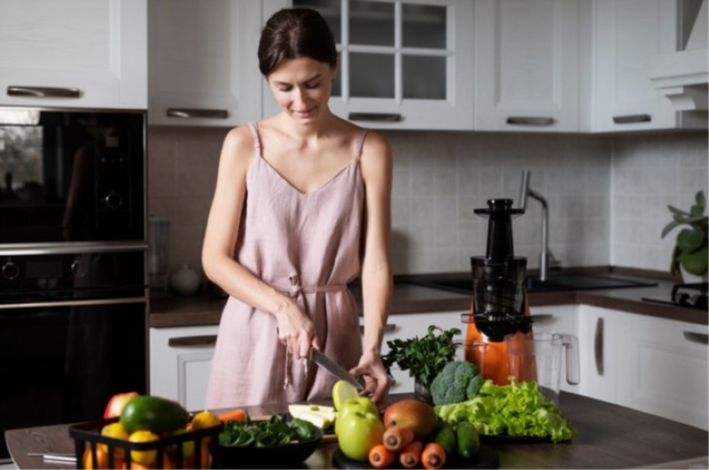 Có thể kết hợp sữa hạt với các loại rau củ, trái cây